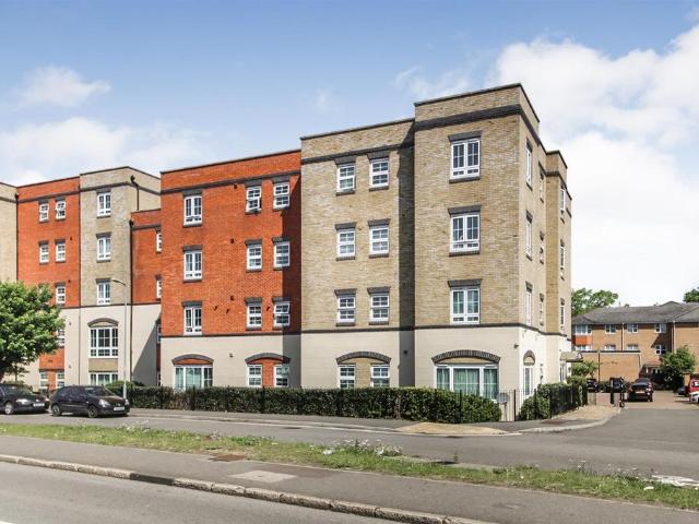 Holyhead Mews, Cippenham 2 bed flat to rent £1,500 pcm £346 pw