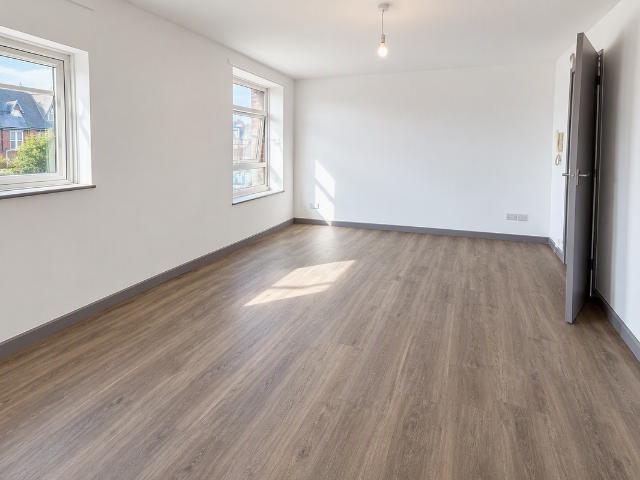 Holyhead Road, Birmingham B21, 1 bed flat to rent, £875 pcm | PrimeLocation