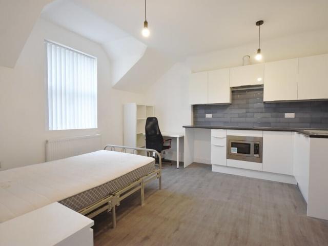 Holyhead Road, Coventry, CV1 3AA