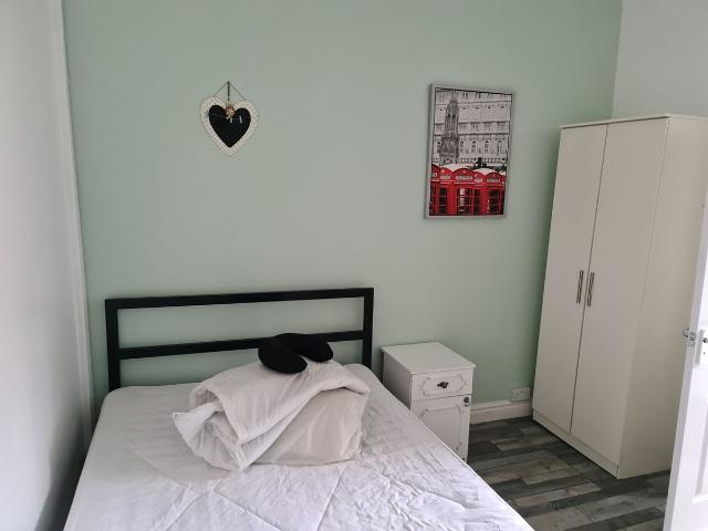 Holyhead Road, Coventry CV1, Studio to rent, £600 pcm | PrimeLocation