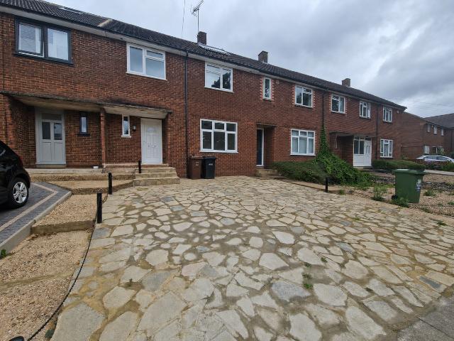Holyrood Crescent, St. Albans AL1, 3 bed property to rent, £3,250 pcm | PrimeLocation