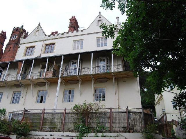 Holyrood House, 11 Wells Road. 1 bed apartment to rent £625 pcm £144 pw