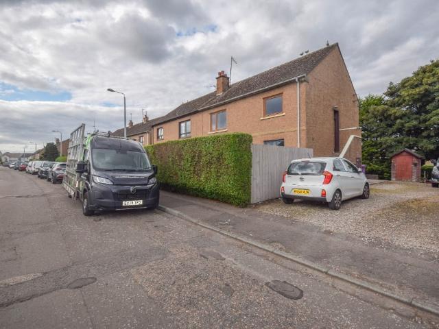 Holyrood Street, Carnoustie, Angus DD7, 2 bed flat to rent, £800 pcm | PrimeLocation