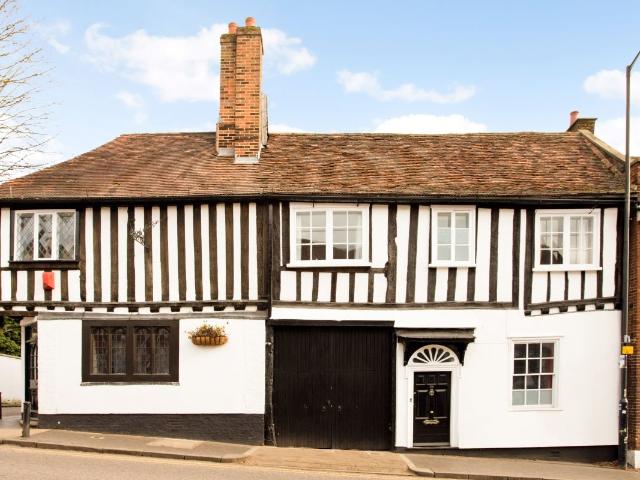 Holywell Hill, St.Albans AL1, 2 bed flat to rent, £2,500 pcm | PrimeLocation