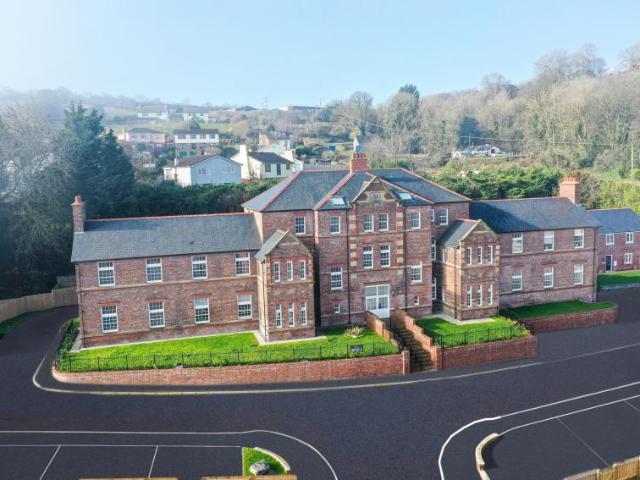 Holywell Manor