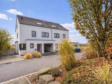 Holzgerlingen DHH attached single family house! Available in June