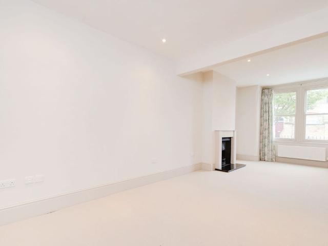 Holberton Gardens, Kensal Green, London NW10, 4 bed property to rent, £4,100 pcm | PrimeLocation