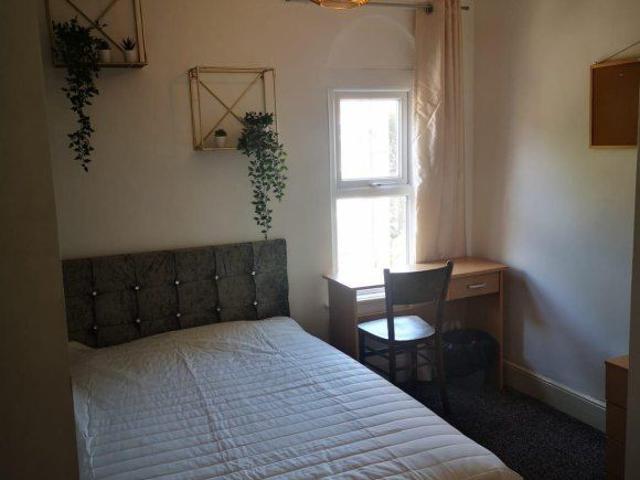 Holberry Close, Sheffield, South Yorkshire S10, 2 bed shared accommodation to rent, £360 pppm | PrimeLocation