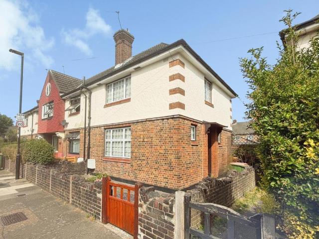 Holborn Road, London E13 3 bed terraced house to rent £2,300 pcm £531 pw
