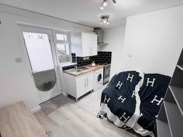 Holbrook Road, Long Lawford, 1 Bedroom Flat