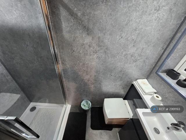 Holburn Park, Stockton On Tees, TS19 1 bed in a house share to rent £600 pcm £138 pw