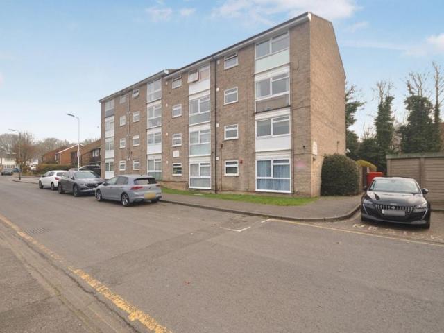 Holdbrook Way, Harold Wood, Romford 1 bed flat to rent £1,295 pcm £299 pw