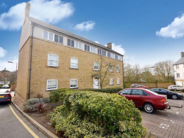 Holden Close, BRAINTREE 2 bed apartment to rent £1,200 pcm £277 pw