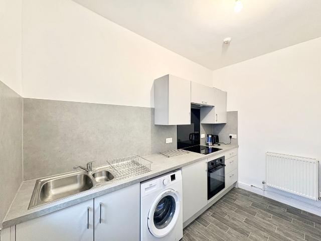 Holden Street, Nottingham NG7, 2 bed flat to rent, £950 pcm | PrimeLocation