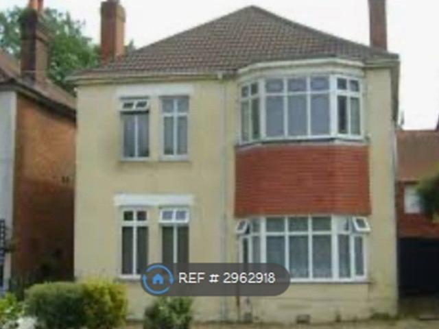 Holdenhurst Road Orp, Bournemouth BH8, 2 bed flat to rent, £1,300 pcm | PrimeLocation