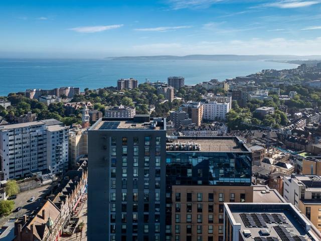 Holdenhurst Road, Bournemouth BH8, 1 bed flat to rent, £1,800 pcm | PrimeLocation