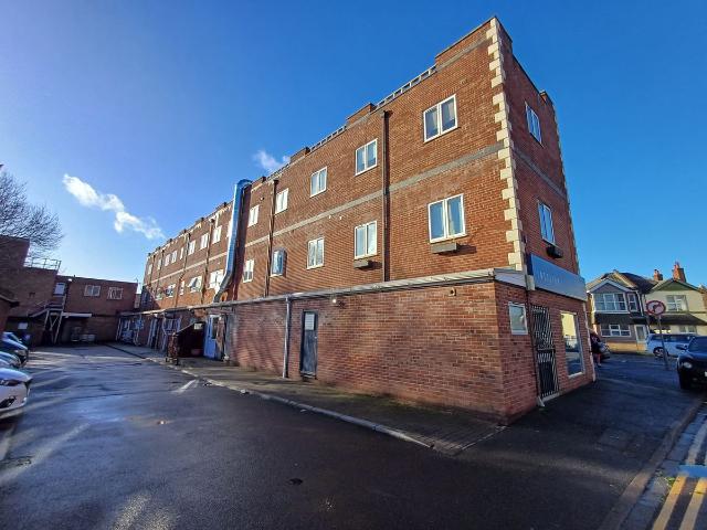 Holdenhurst Road, Bournemouth BH8, 1 bed flat to rent, £850 pcm | PrimeLocation