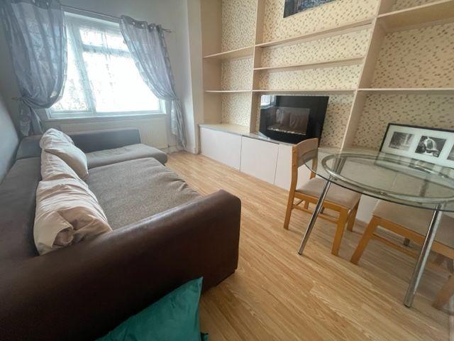 Holdenhurst Road, Bournemouth BH8, 1 bed flat to rent, £950 pcm | PrimeLocation