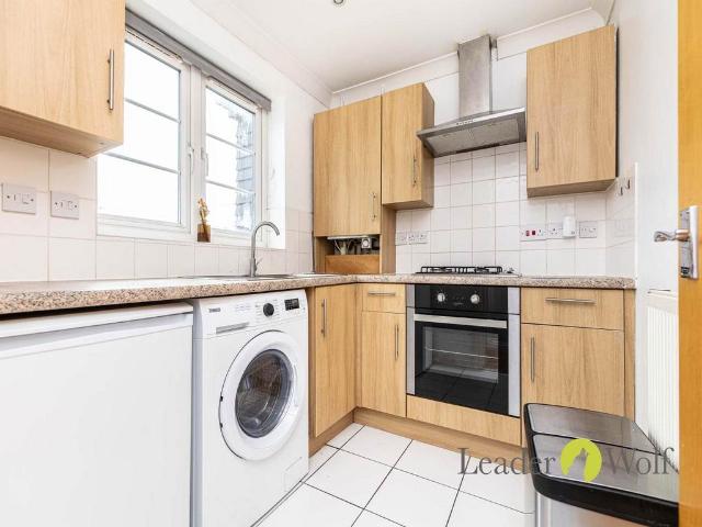 Holdenhurst Road, Bournemouth, 2 bed apartment to rent £1,050 pcm £242 pw