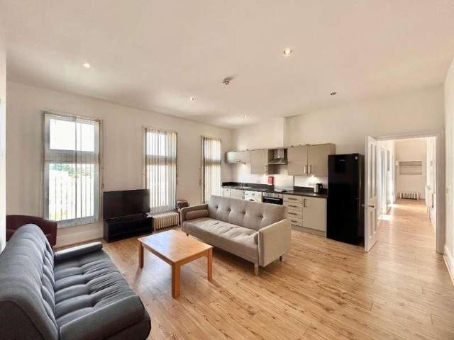 Holderness Road, Hull, HU9