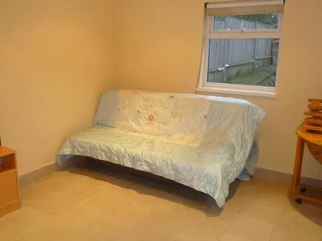 Holders Hill Crescent, London, NW4 1ND, United Kingdom | Studio apartment for rent #136865260 | Rentberry