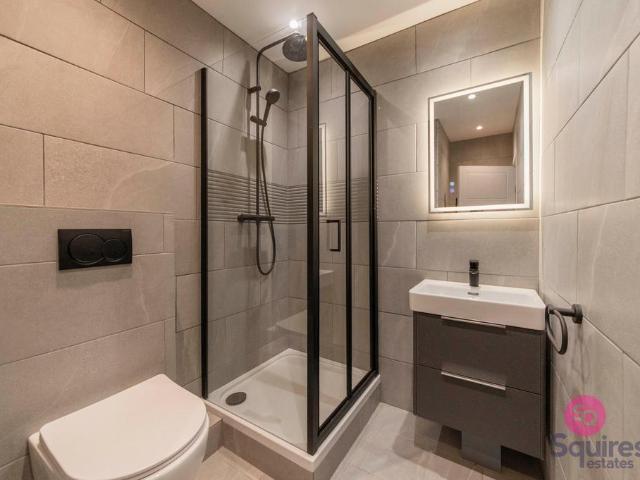 Holders Hill Road, London, NW4 2 bed flat to rent £2,350 pcm £542 pw