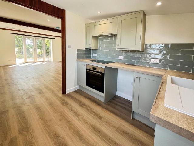 Holebrook Farm, Holebrook, Lydlinch. Studio to rent £825 pcm £190 pw