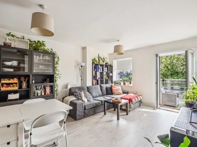 Holford Way, Roehampton Lane SW15, 2 bed flat to rent, £2,400 pcm | PrimeLocation