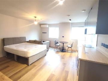 Holgate Court, Western Road, Romford. Studio to rent £1,295 pcm £299 pw