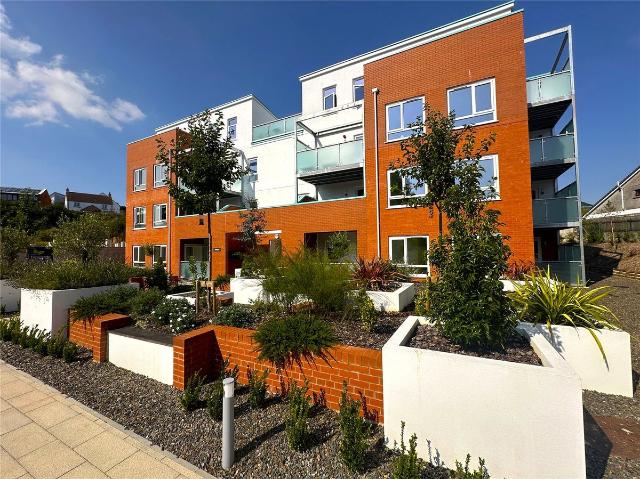 Holiburn, Eliot Gardens, St Austell, Cornwall PL25, 2 bed flat to rent, £1,025 pcm | PrimeLocation