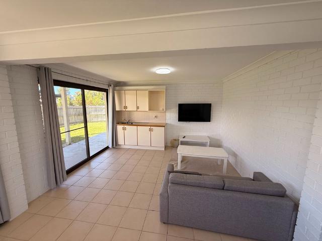 Holiday At Home 4 Bedroom, 2 Bathroom, Expansive Deck & Water Views
