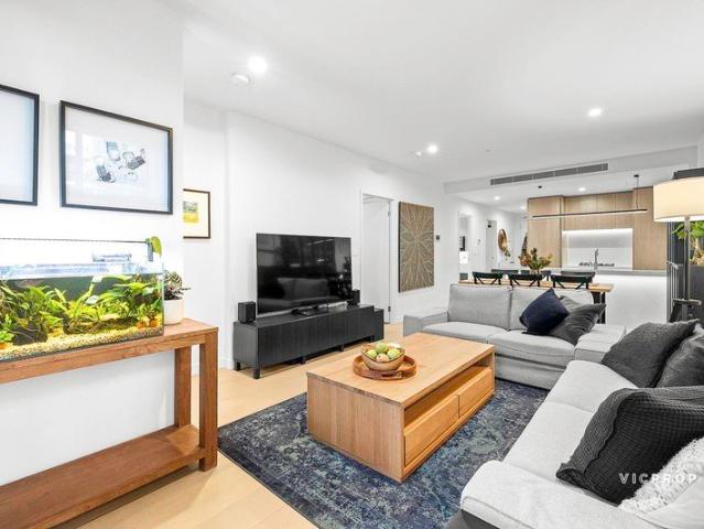 Holiday at home in an amenity rich neighbourhood