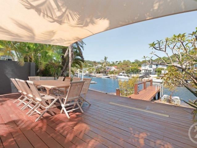 Holiday Approved Walk to Hastings St