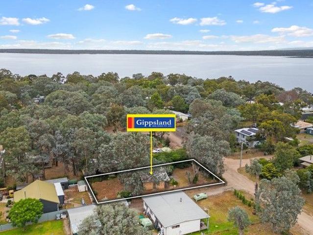 Holiday Home Or Live in Lakeside Town