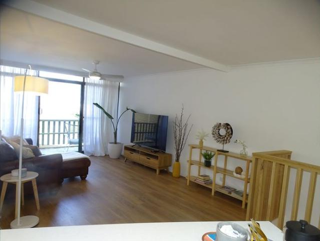 HOLIDAY STYLE RENTAL