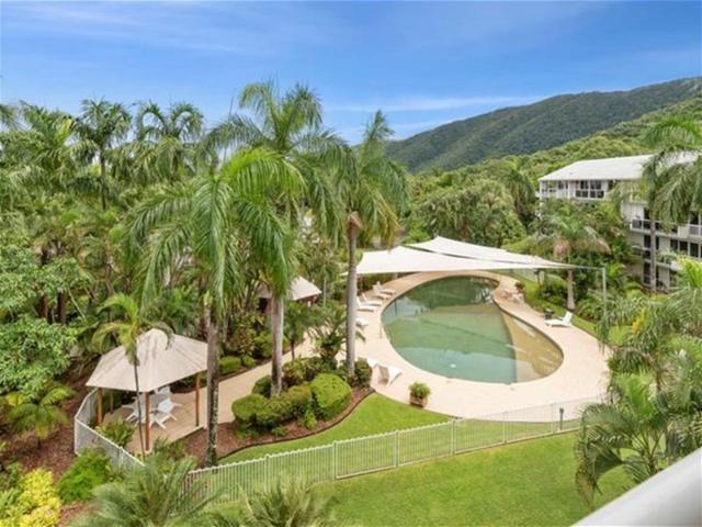 Holiday vibe all year top floor amazing views car port location perfect