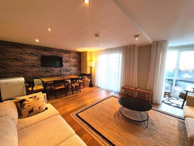 HOLIDAY, 8 Peninsula Apartments, Portrush, BT56 8AB