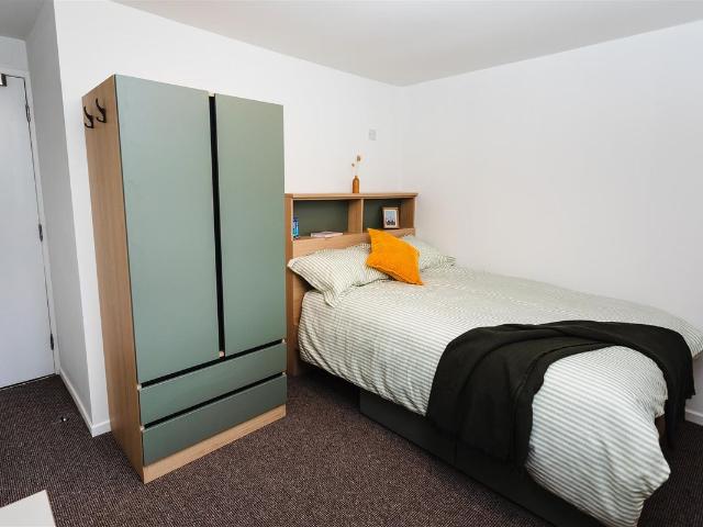 Holland Drive, Arthurs Hill, Newcastle Upon Tyne NE2, 6 bed flat to rent, £2,990 pcm | PrimeLocation