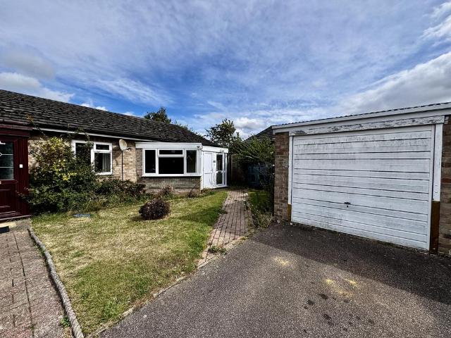 Holland Park Cheveley 2 bed bungalow to rent £1,100 pcm £254 pw