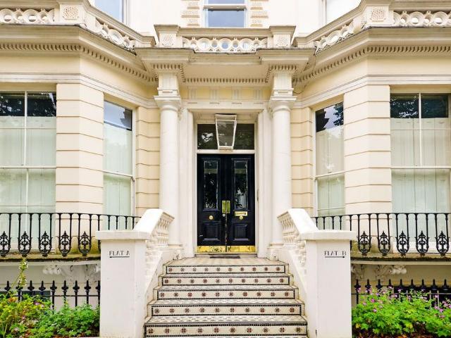 Holland Park, London, W11 Studio to rent £1,800 pcm £415 pw