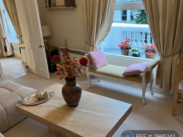 Holland Park Nottinghill, London, W11 1 bed flat to rent £3,999 pcm £923 pw