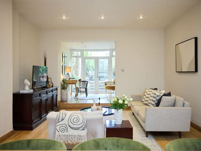 Holland Park W14, 1 bed flat to rent, £3,767 pcm | PrimeLocation
