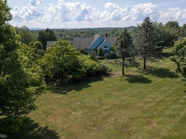 Holland Rd, Wantage Township, Home For Sale