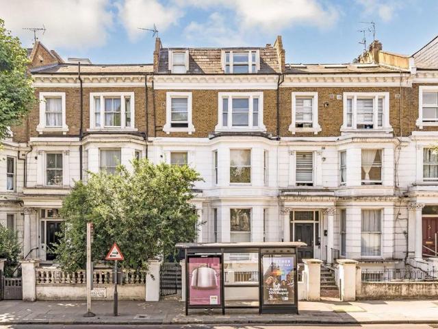 Holland Road, London W14 2 bed flat to rent £2,850 pcm £658 pw