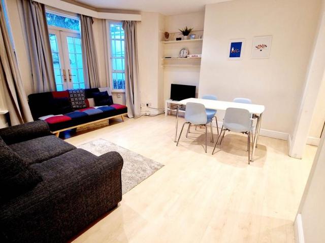 Holland Road, London 2 bed apartment to rent £2,250 pcm £519 pw