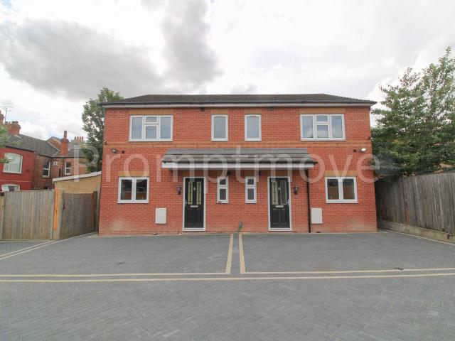 Holland Road, Luton LU3, 3 bed property to rent, £1,750 pcm | PrimeLocation