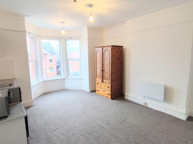 Holland Road, Weymouth DT4, Studio to rent, £650 pcm | PrimeLocation