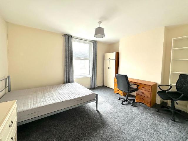 Holland Street 5 bed terraced house to rent £2,300 pcm £531 pw