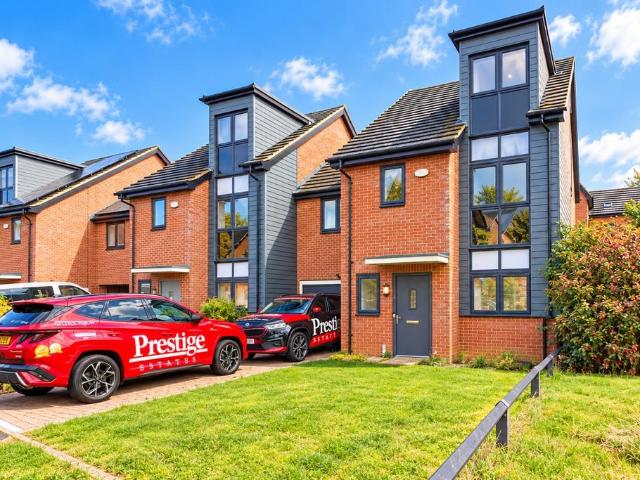 Holland Way, Walton 4 bed semi detached house to rent £1,995 pcm £460 pw