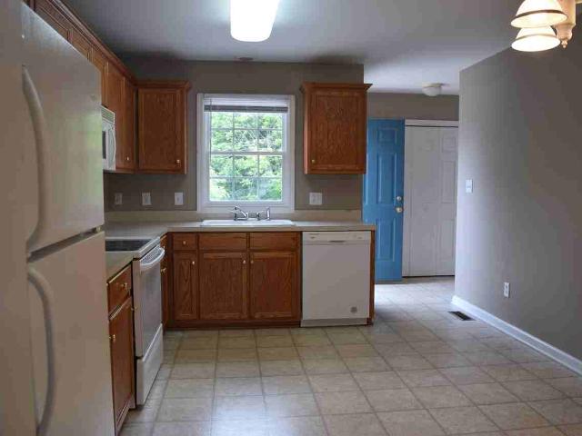 Hollar Duplex Longview 2 Bedroom Apartment for Rent at 2820A 12th Ave Sw, Hickory, NC 28602